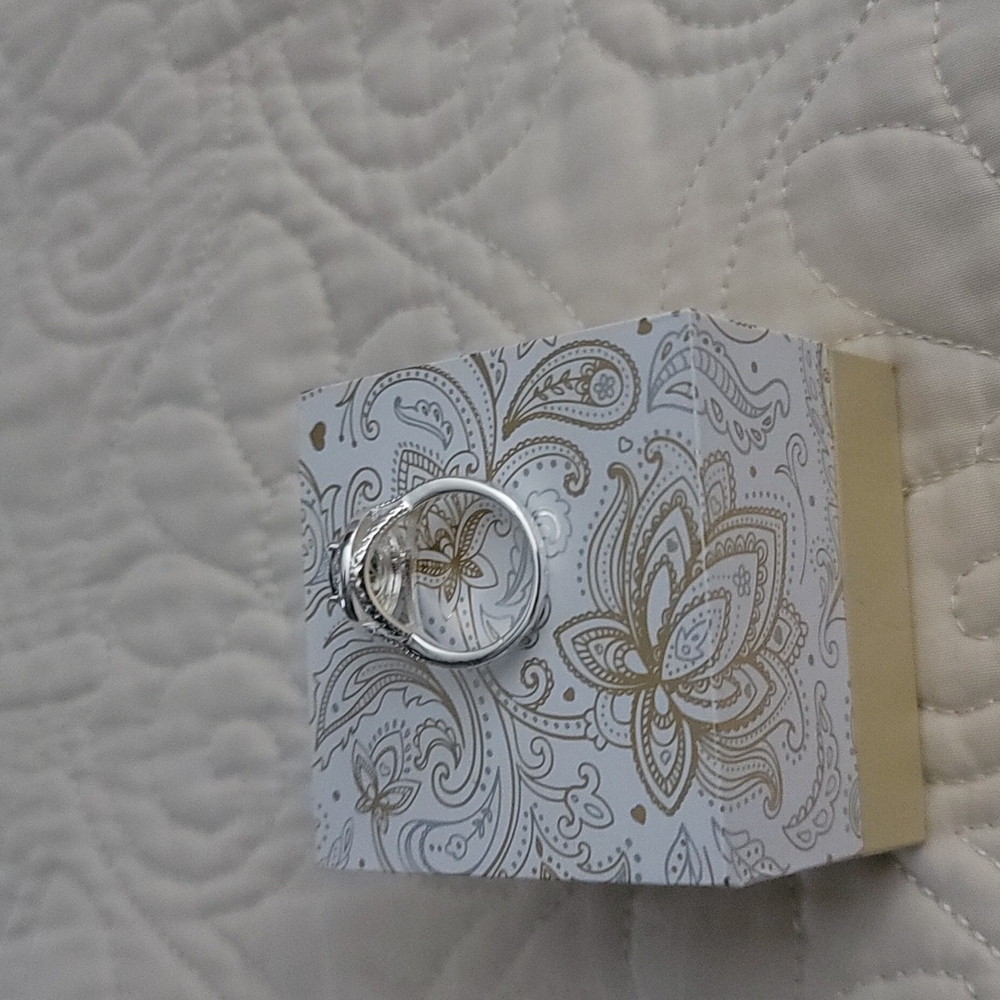 Ring - Picture 3 of 3
